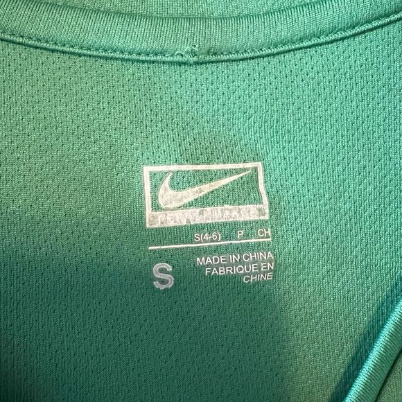 3 for $30!‎ Nike green v  neck long sleeve tee - Picture 5 of 10